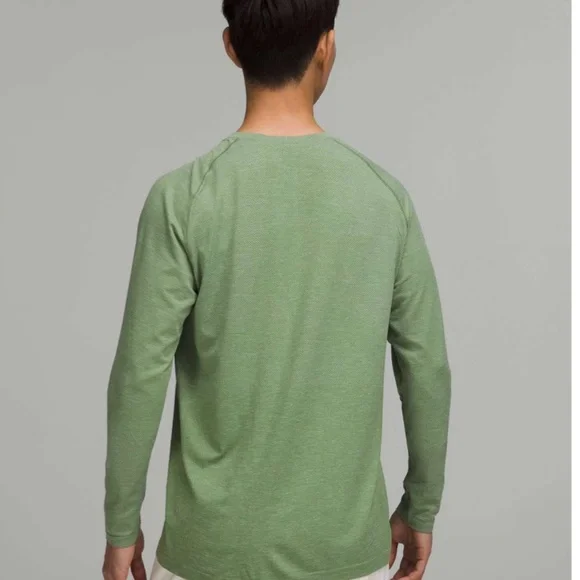 Lululemon Metal Vent Tech Long Sleeve Shirt 2.0 in Green size Men's Large